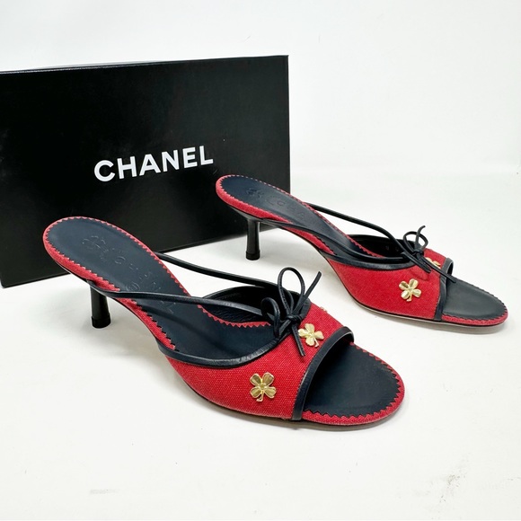CHANEL Shoes - Chanel NEW VINTAGE Clover Leather Tie Kitten Heel Sandals Spring Navy Red 38